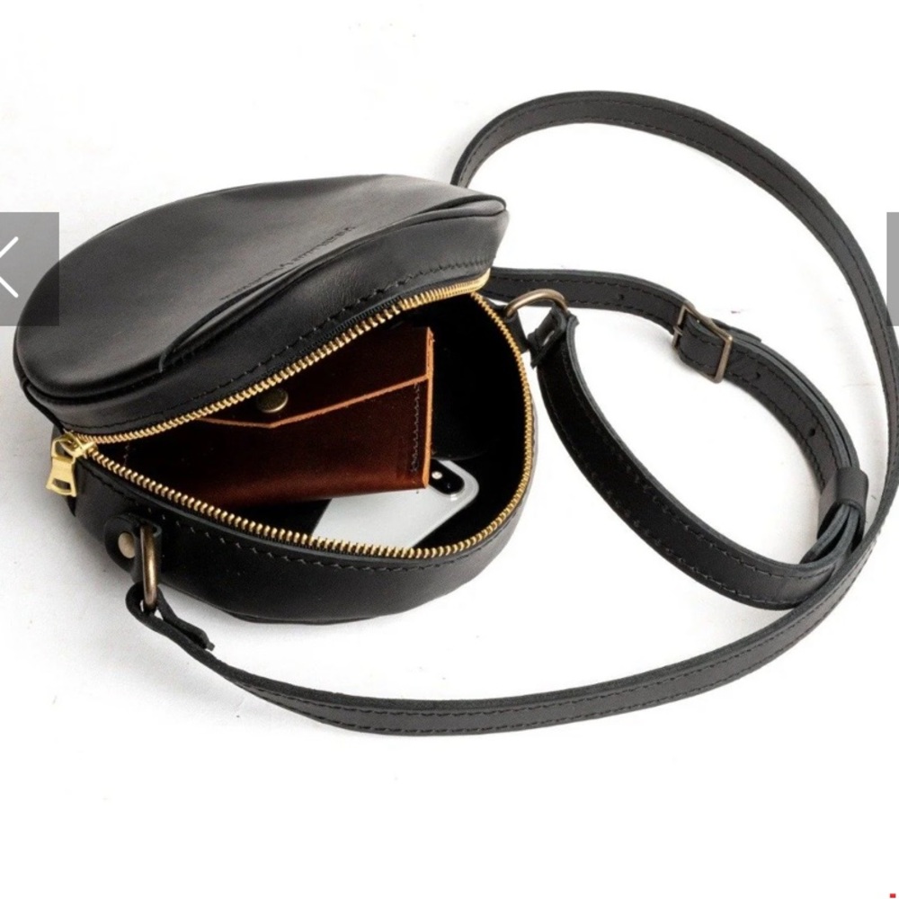 Portland Leather Black Round Crossbody Bag - Picture 4 of 7